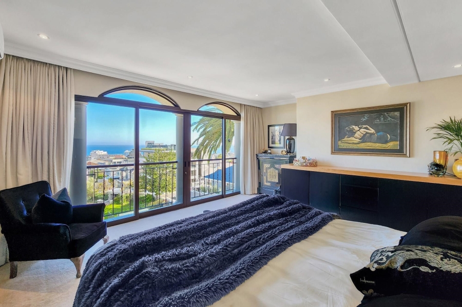 6 Bedroom Property for Sale in Fresnaye Western Cape